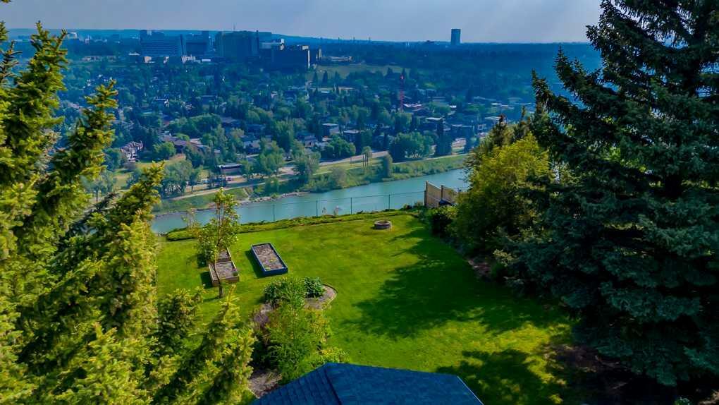 Photo de la propriété: 54 Wildwood Drive SW AB T3C 3C5
