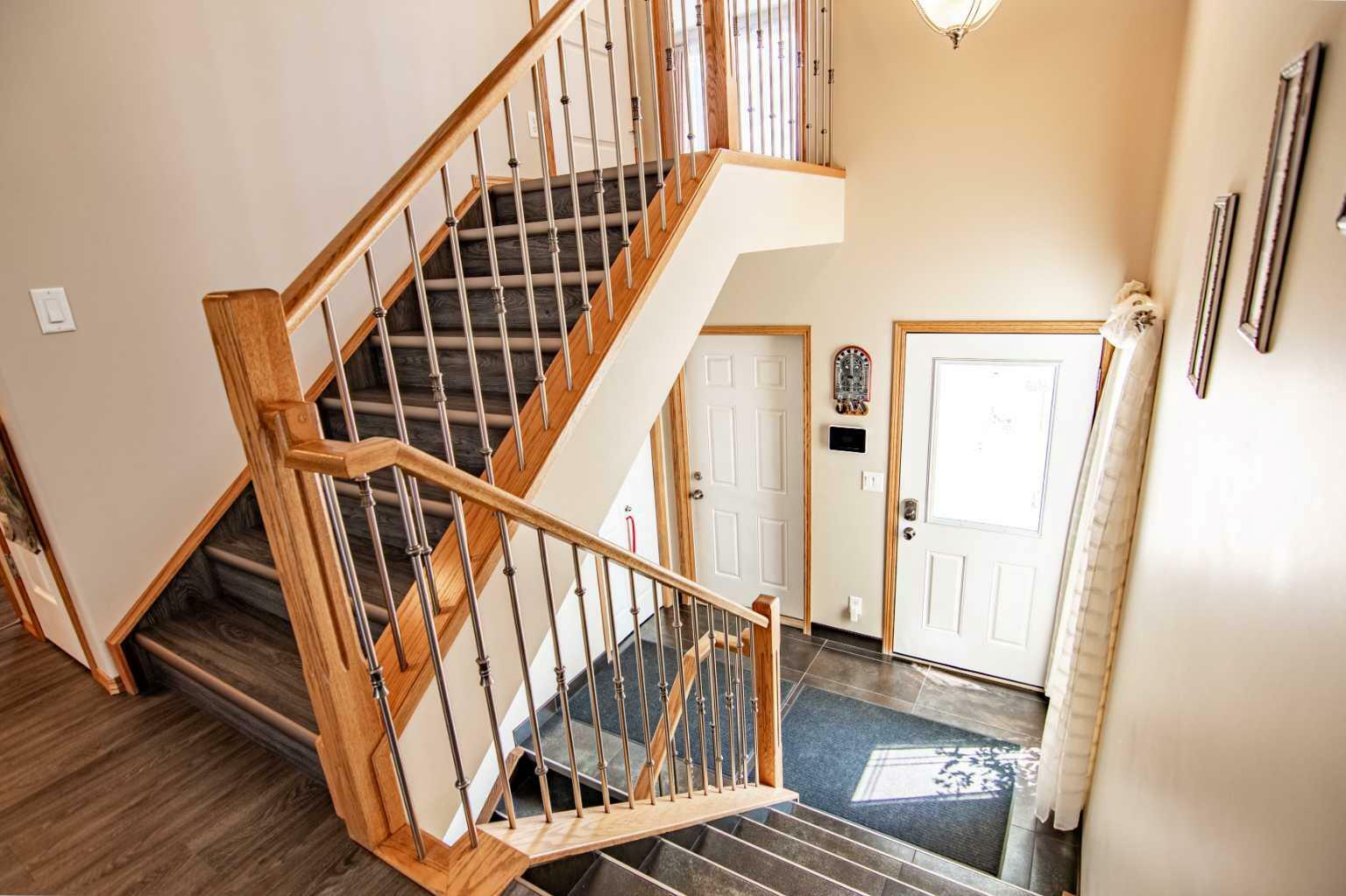 Property Photo: 4 Isbister Close AB T4R 0B8