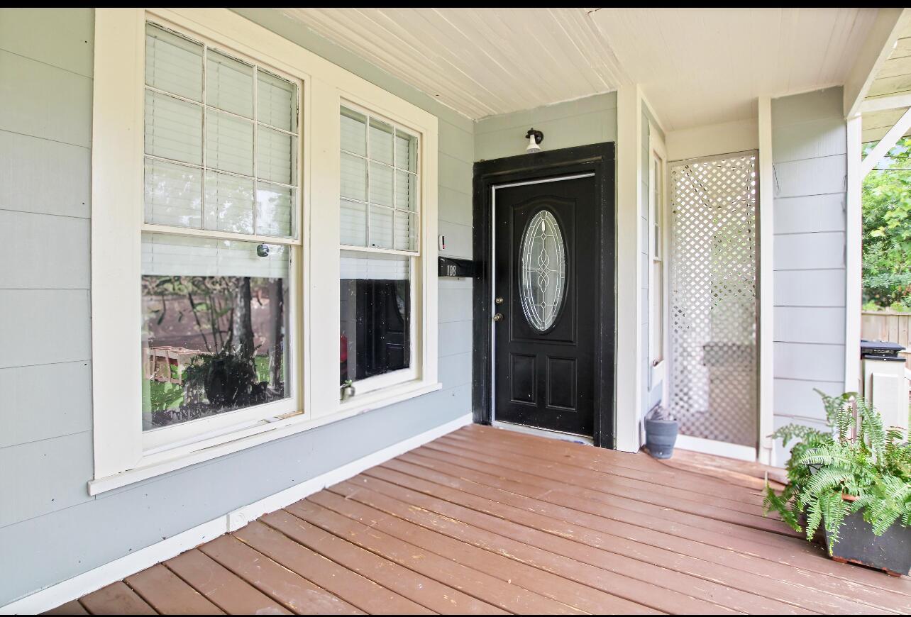 Property Photo: 108 N Division St LA 70634