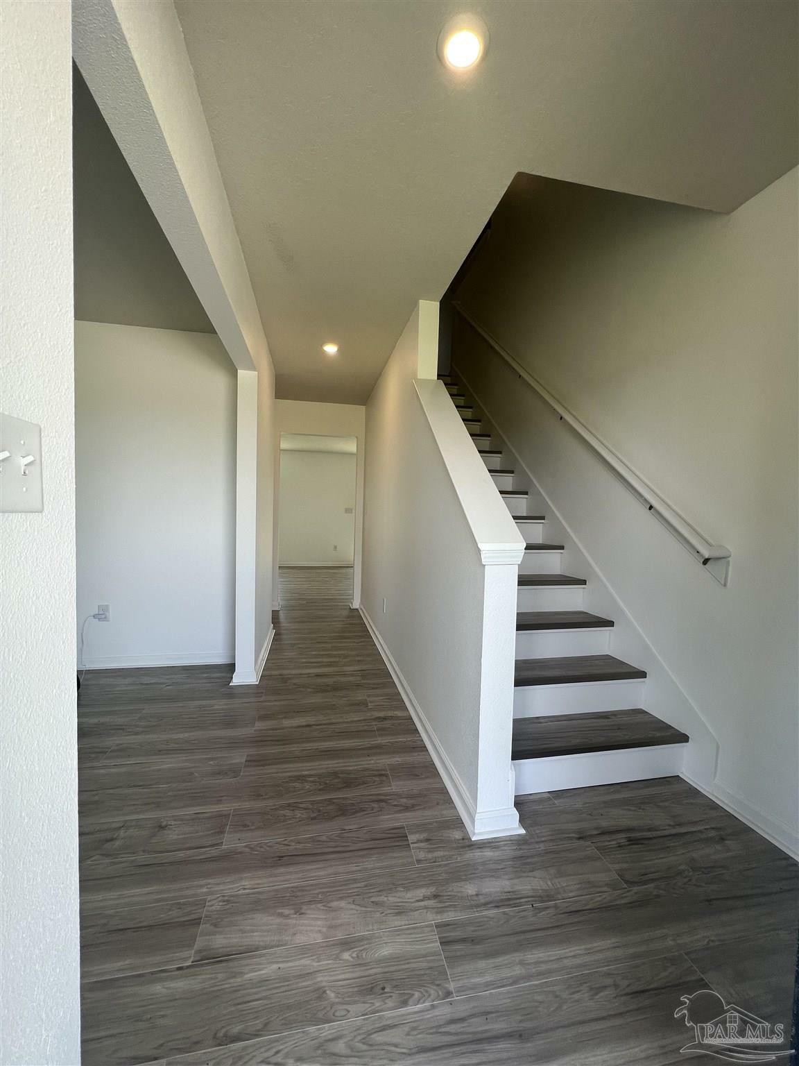 Property Photo: 2143 Pineview Church Rd FL 32565