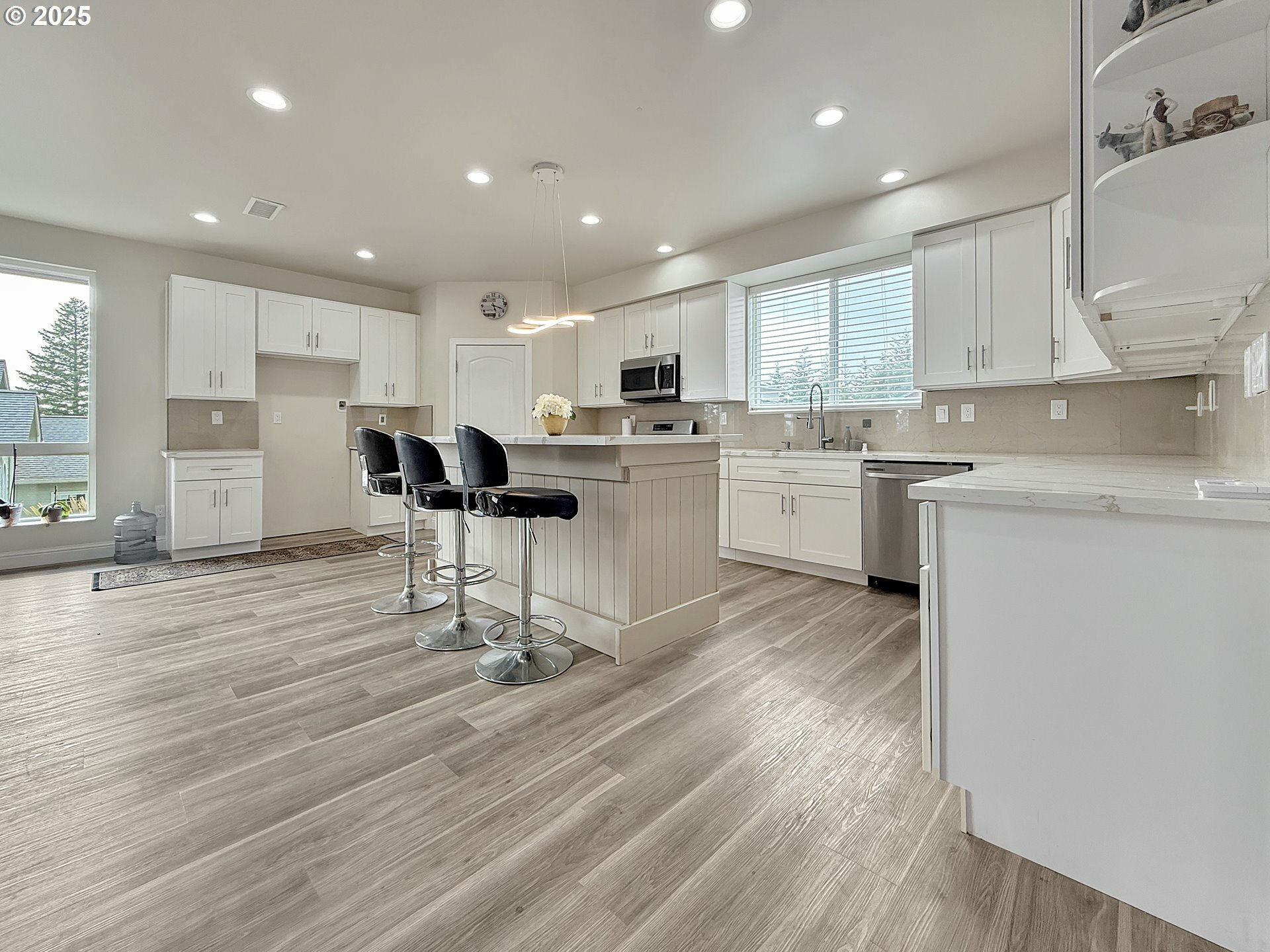 Property Photo: 7175 Vista Ridge Dr OR 97415