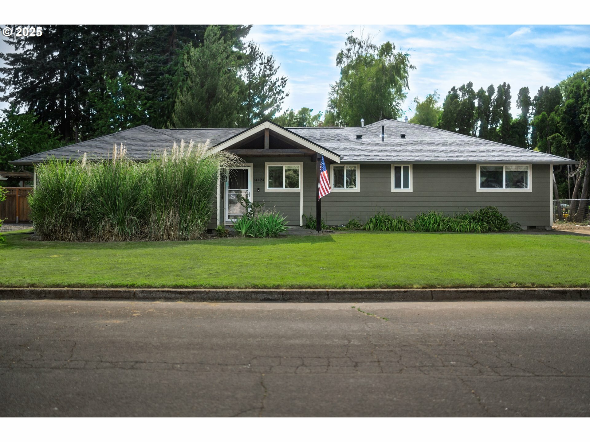 14424 SE Bevington Ct  Milwaukie OR 97267 photo