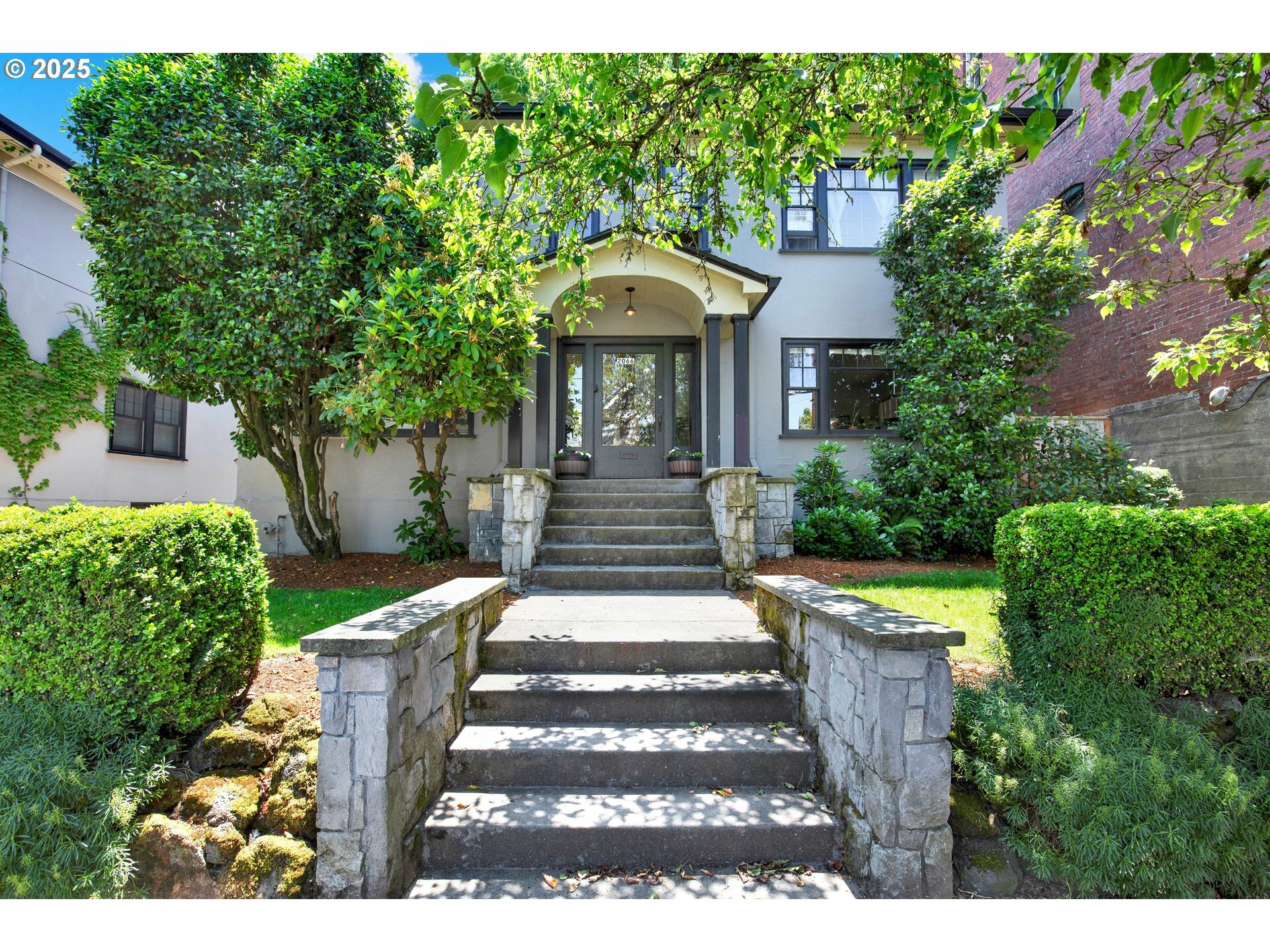 2066 NW Overton St  Portland OR 97209 photo