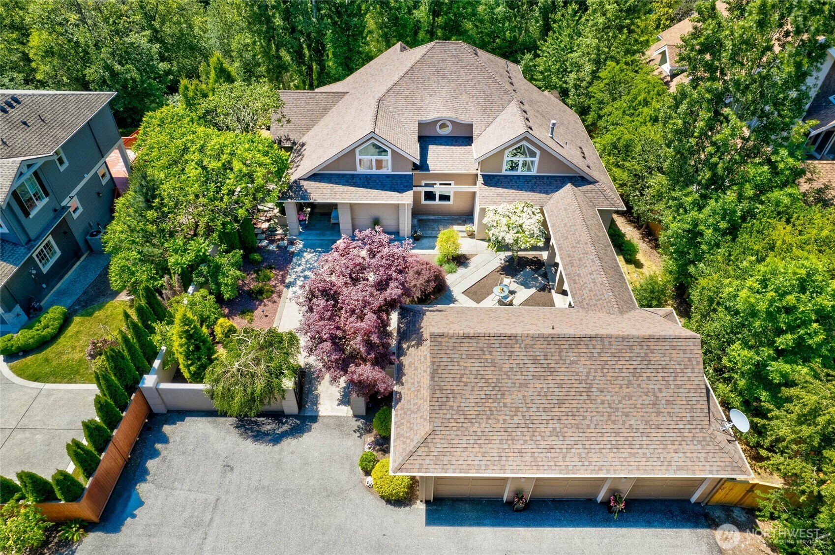Property Photo: 13730 Main Street WA 98005
