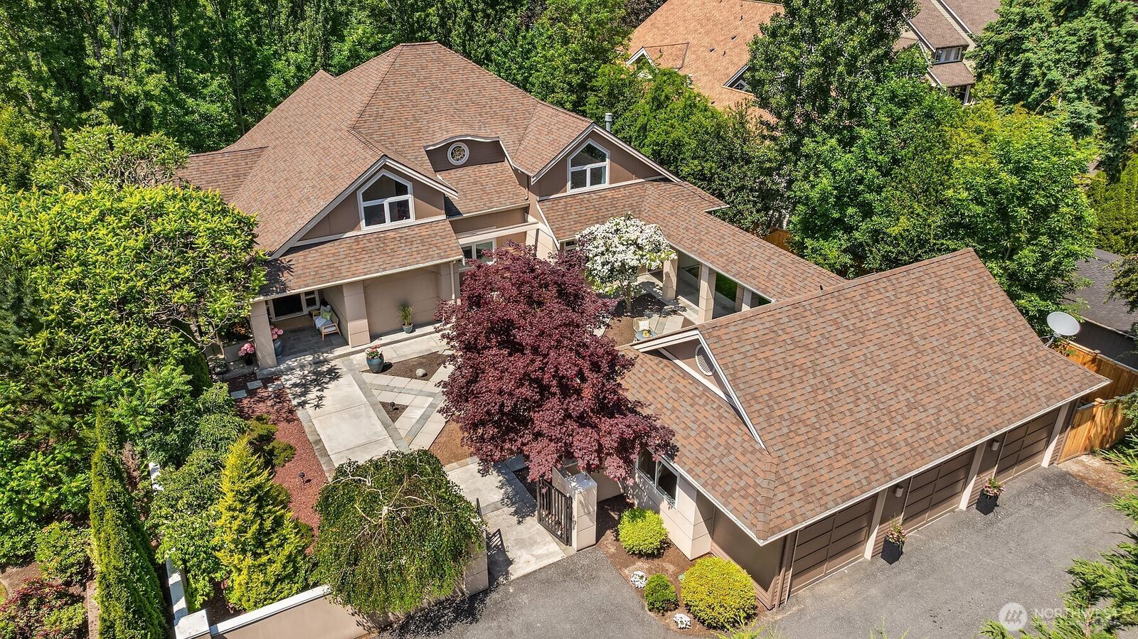Property Photo: 13730 Main Street WA 98005