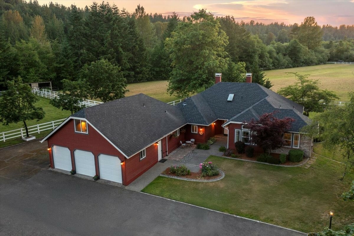 13228  202nd Avenue SE  Issaquah WA 98027 photo