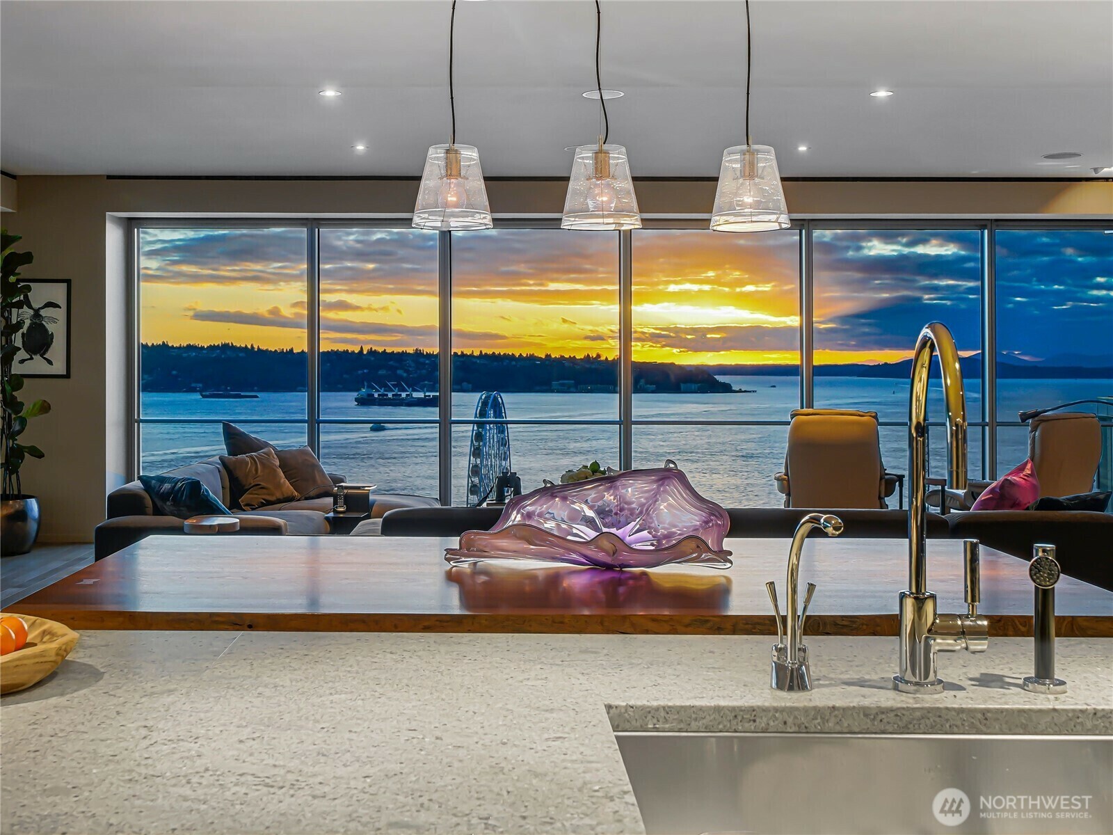 Property Photo: 99 Union Street 1102 WA 98101