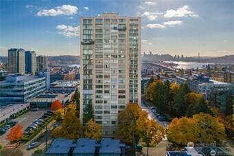 Property Photo: 4540 8th Avenue NE 1102 WA 98105