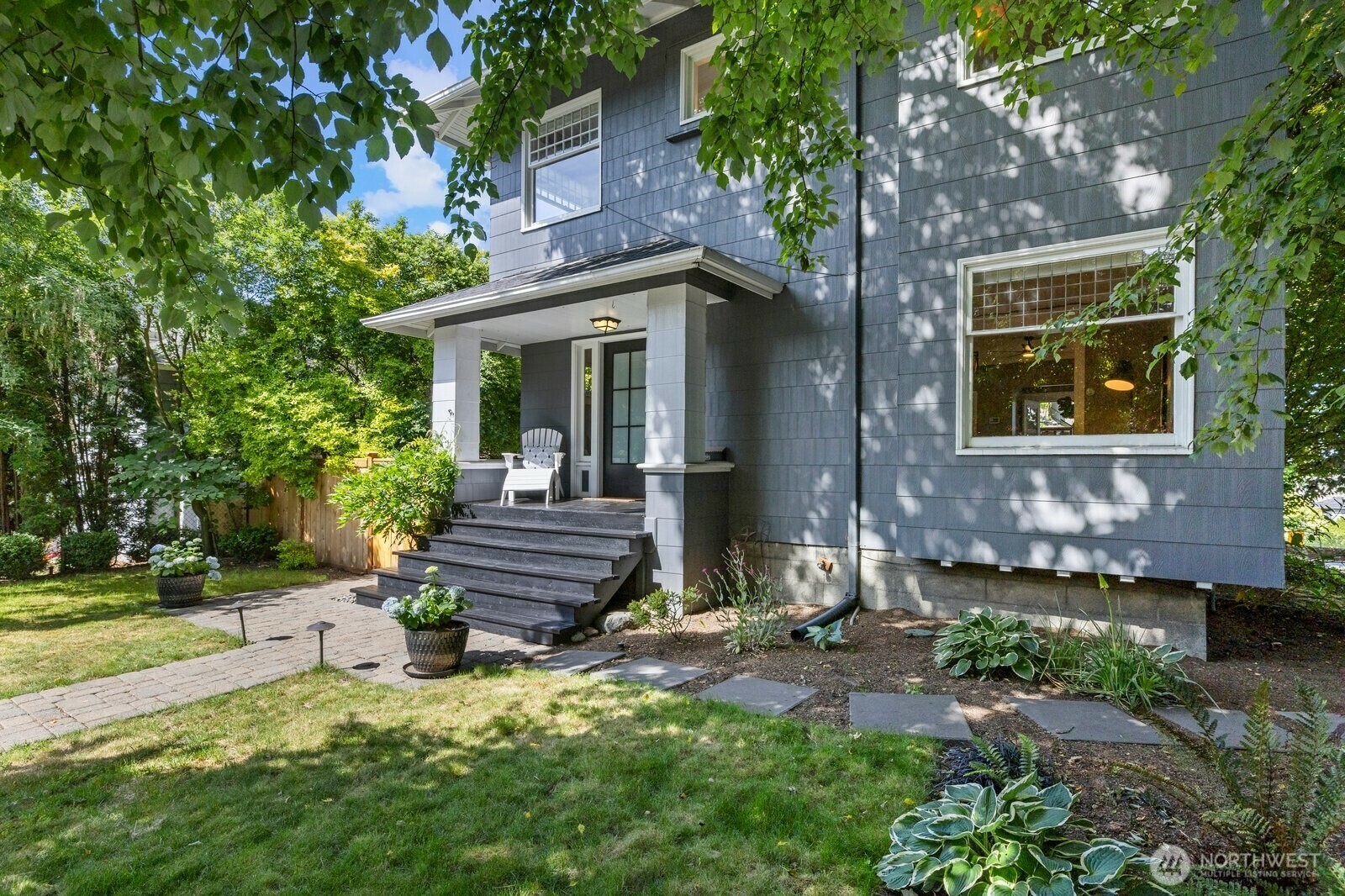 Property Photo: 2159 10th Avenue W WA 98119