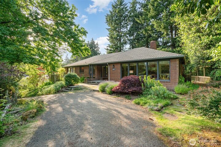 Property Photo:  726 N 137th Street  WA 98133 