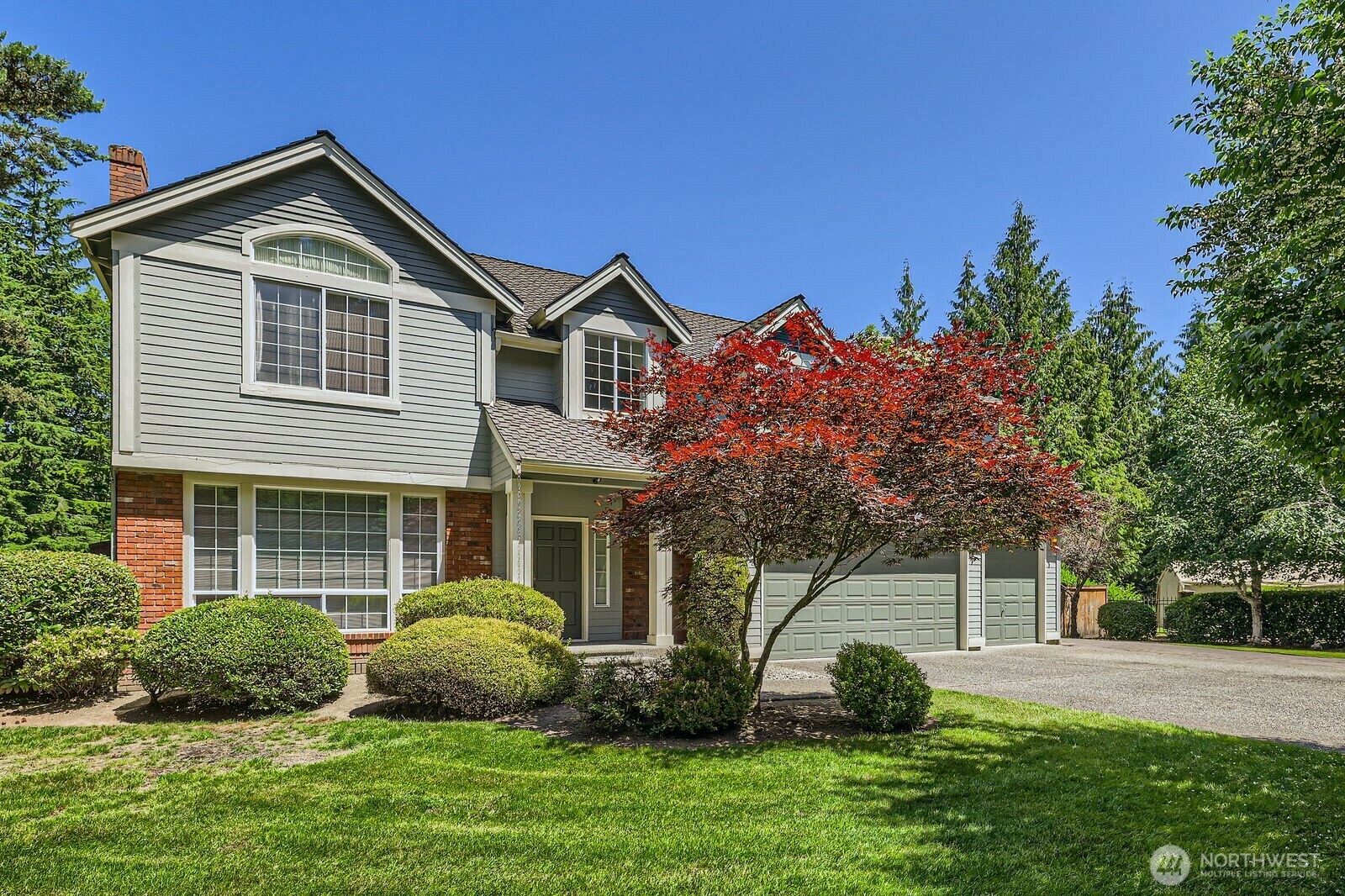 Property Photo: 7506 245th Way NE WA 98053