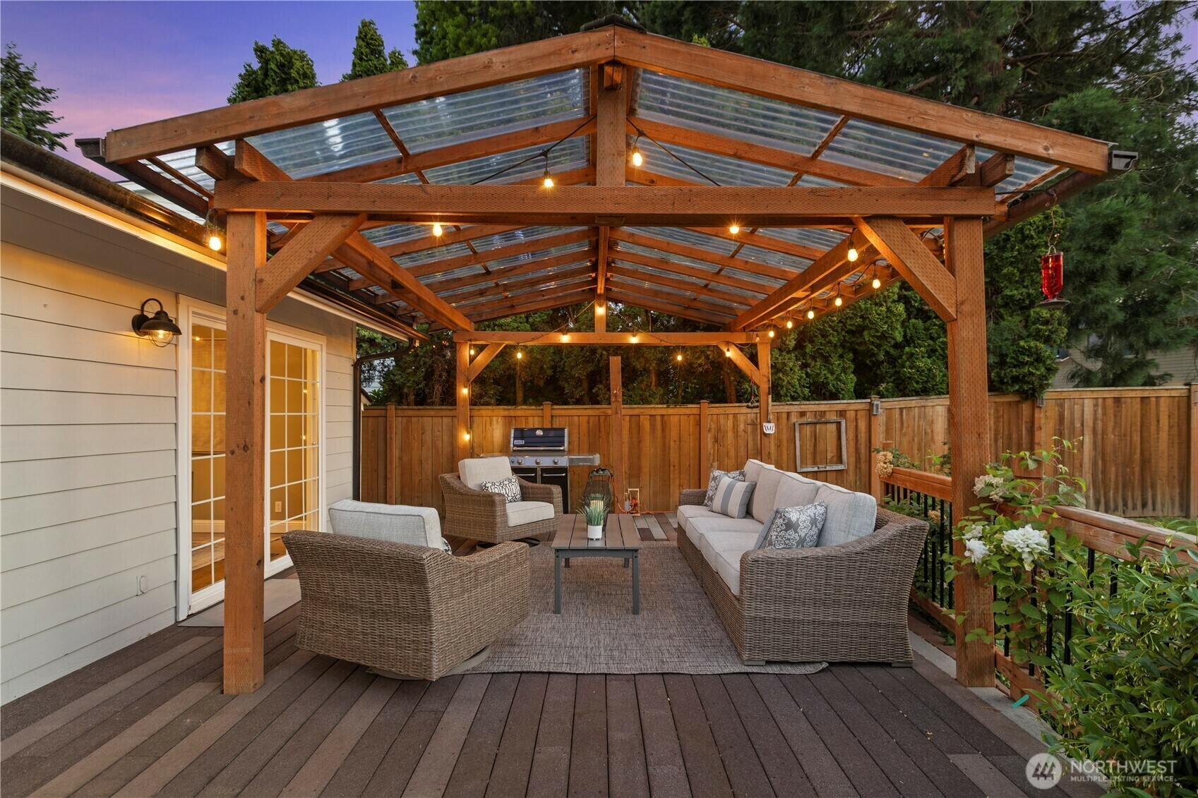 Property Photo: 4229 190th Avenue SE WA 98027