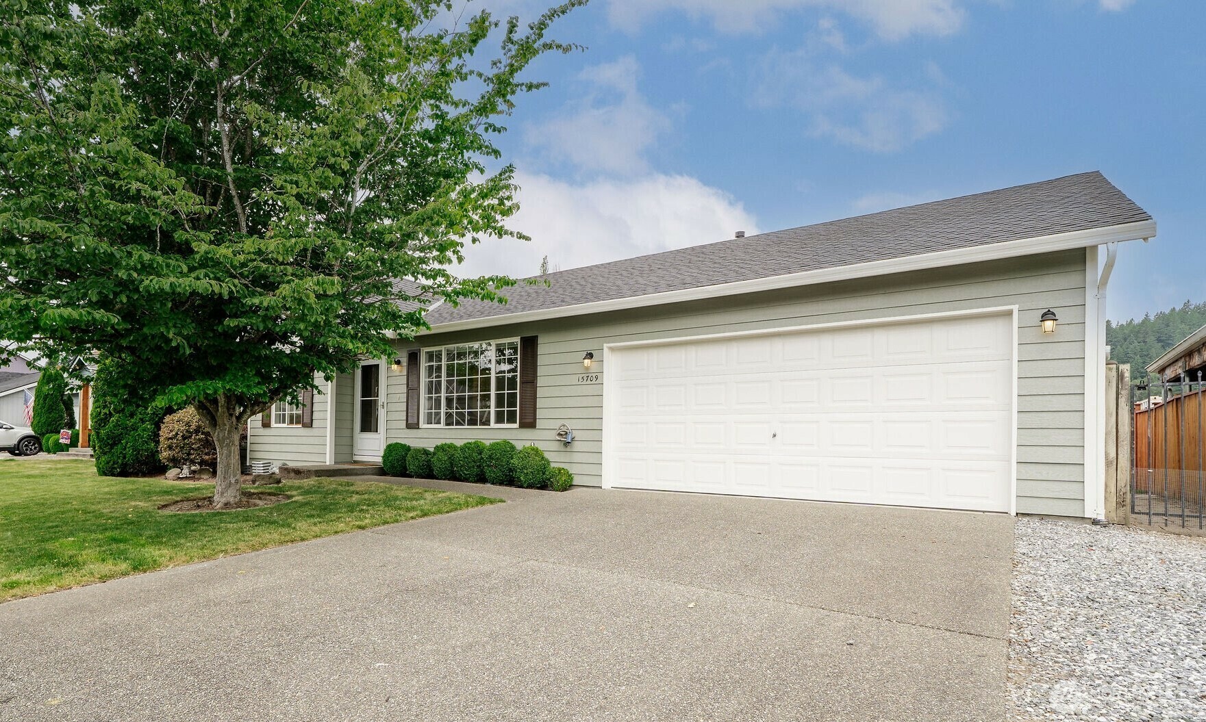 Property Photo: 15709 53rd Street Ct E WA 98390