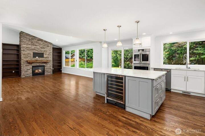 Property Photo:  4928 NE 23rd Street  WA 98059 