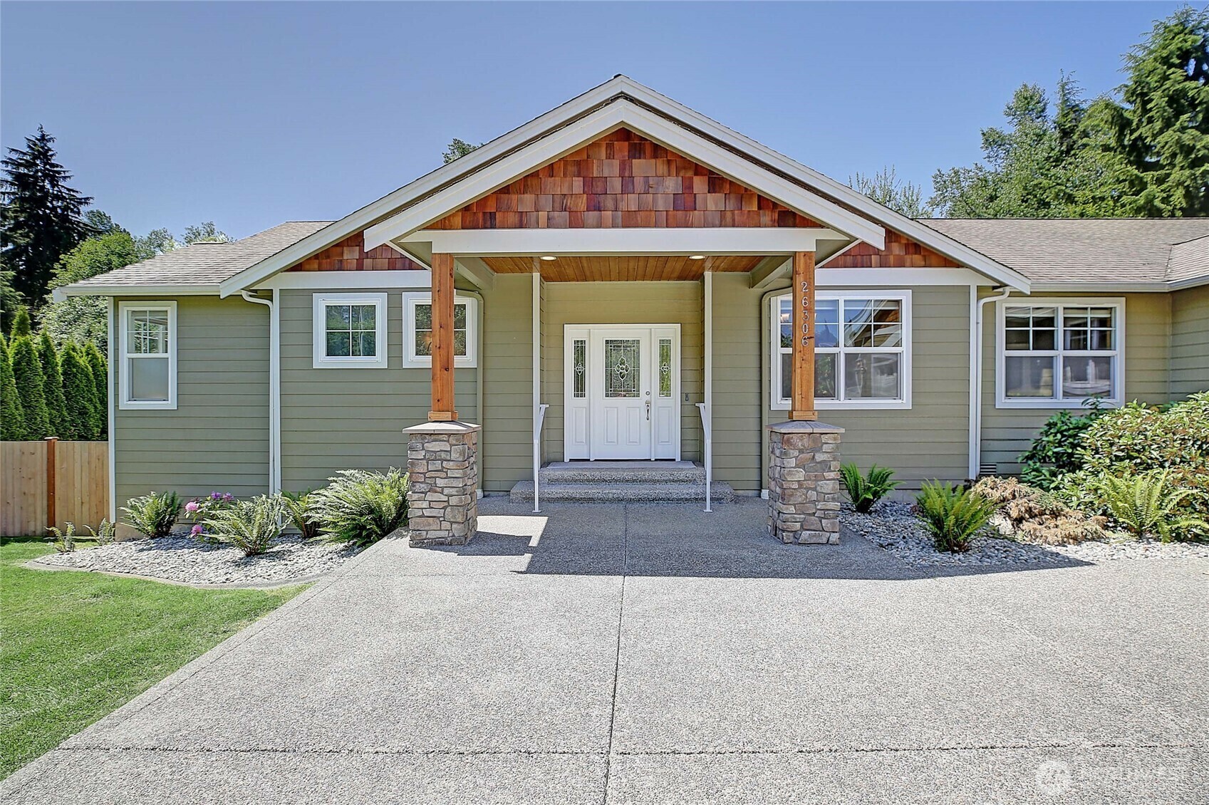 Property Photo: 26306 2nd Avenue NE WA 98223