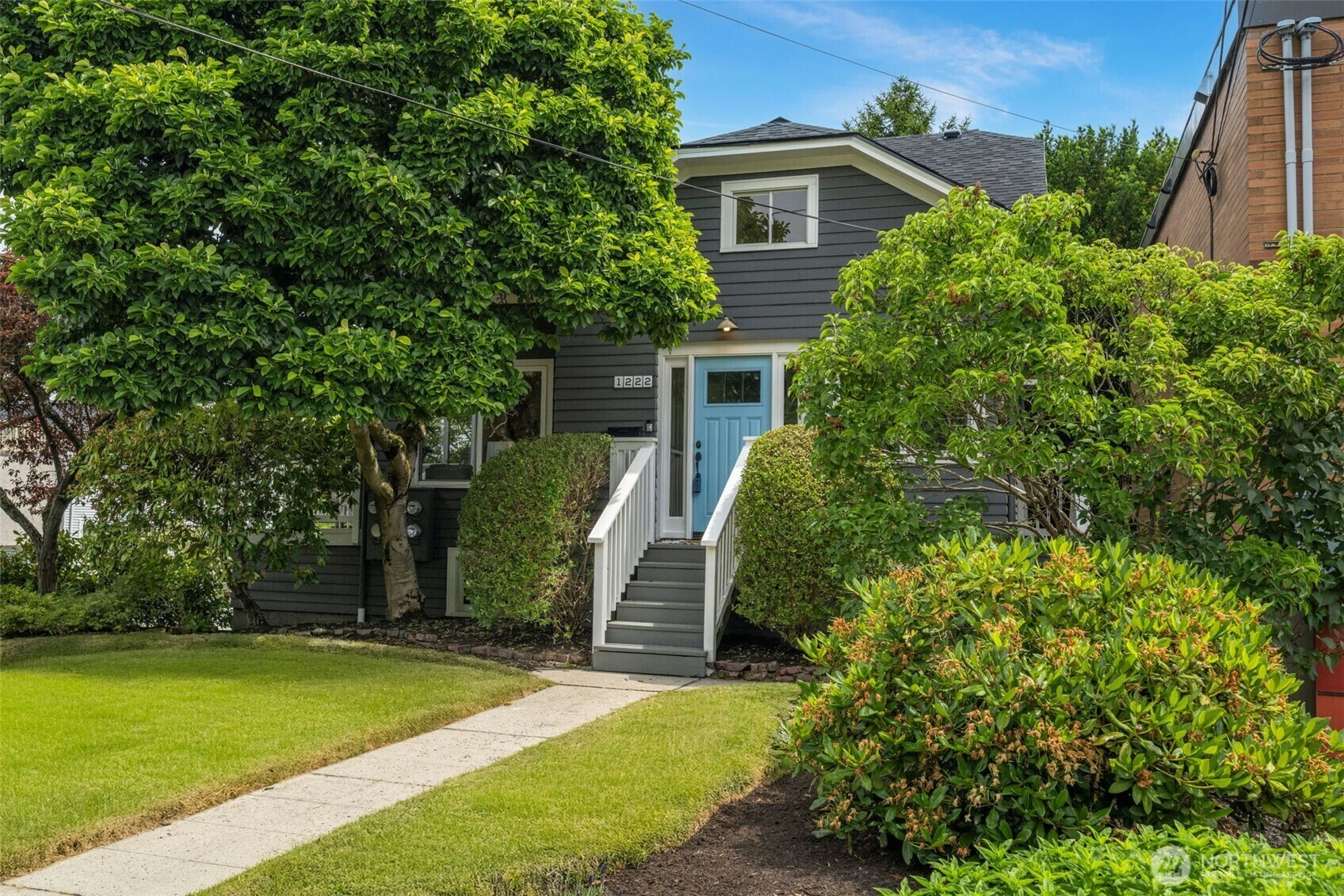 1222  6th Avenue N  Seattle WA 98109 photo