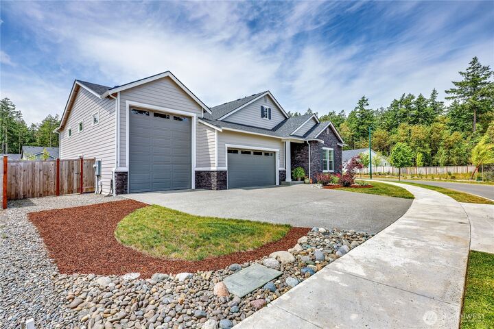 Property Photo:  4689  Petrel Street  WA 98368 