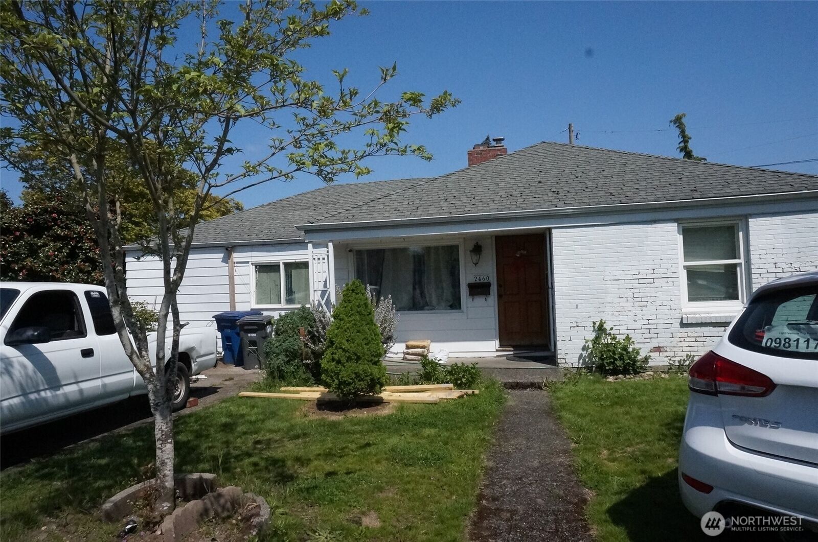 Property Photo: 2460 S 121st Street WA 98168