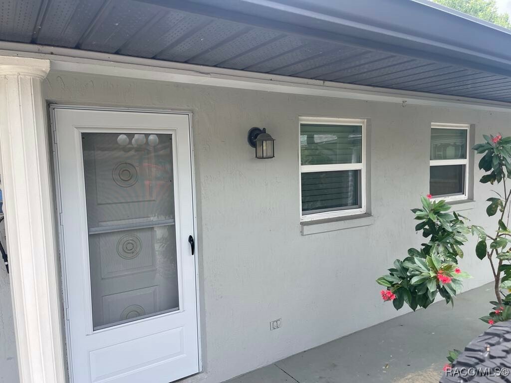 Property Photo: 1412 SE Paradise Avenue 2 FL 34429