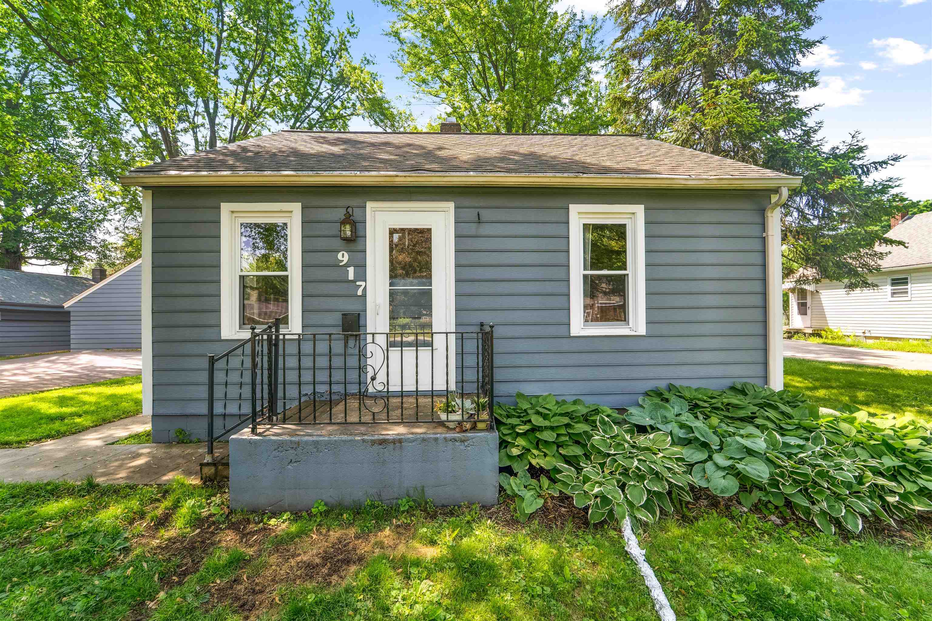 Property Photo: 917 Short Street WI 54915