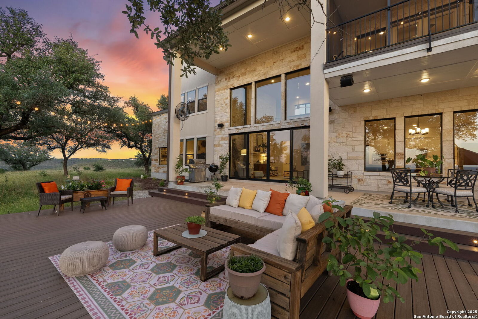 Property Photo: 118 Sheridan TX 78133