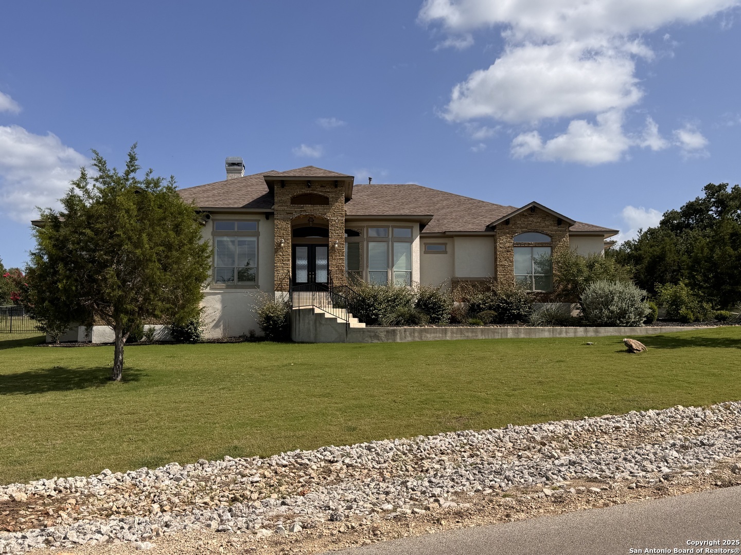 Property Photo: 335 Curvatura TX 78132