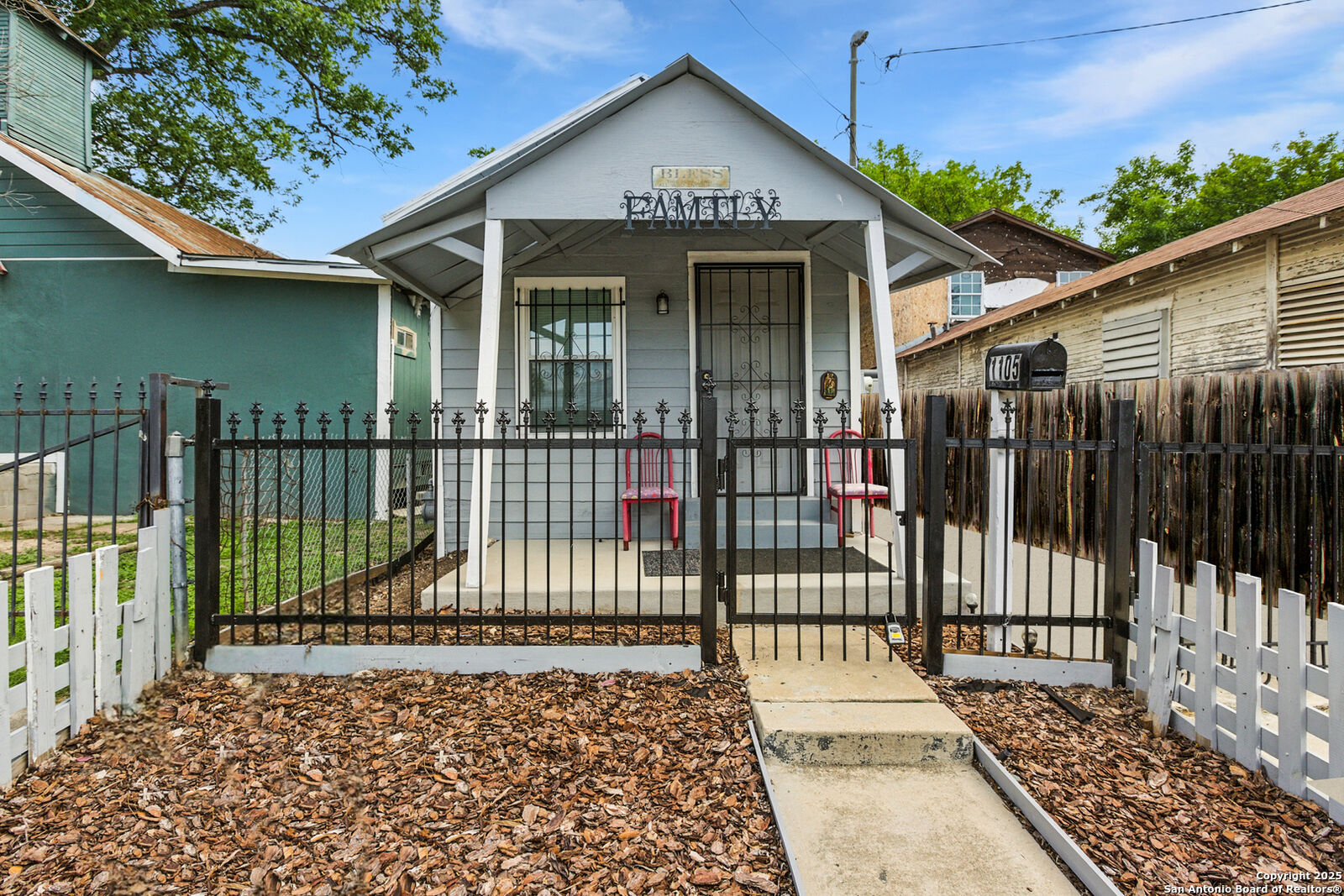 Property Photo:  1105 Delgado St  TX 78207 