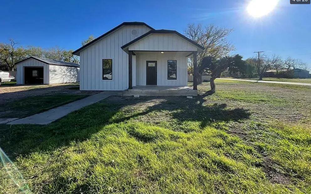 Property Photo: 108 Edward St TX 76875