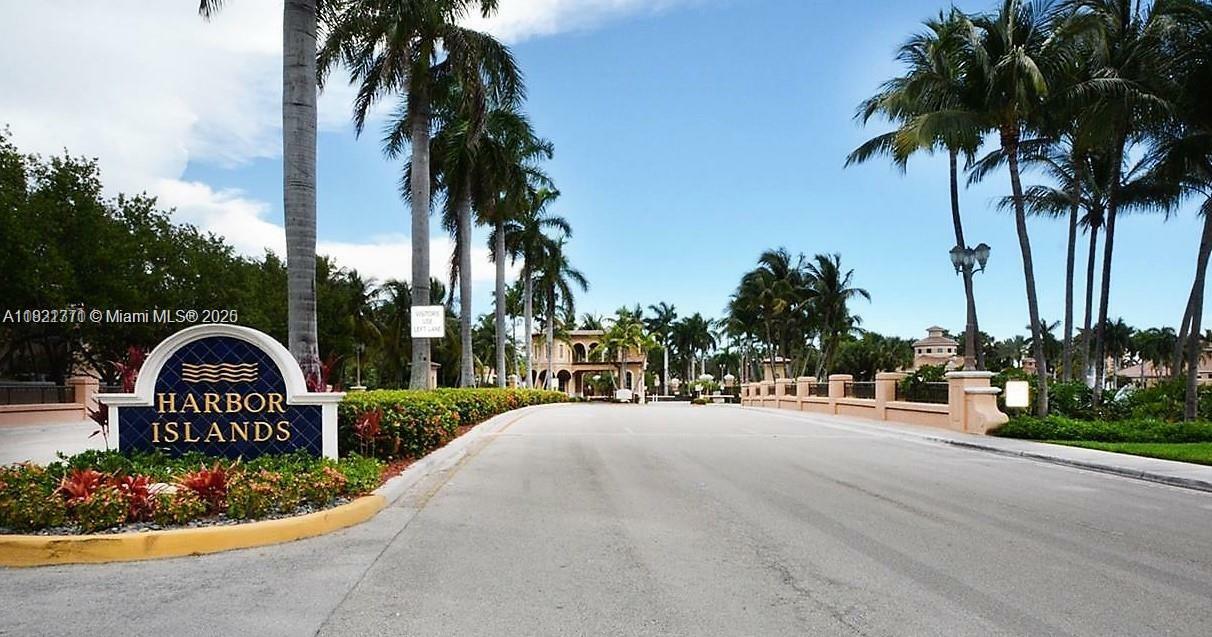Property Photo: 957 N Harbor View North W/Dock 957 FL 33019