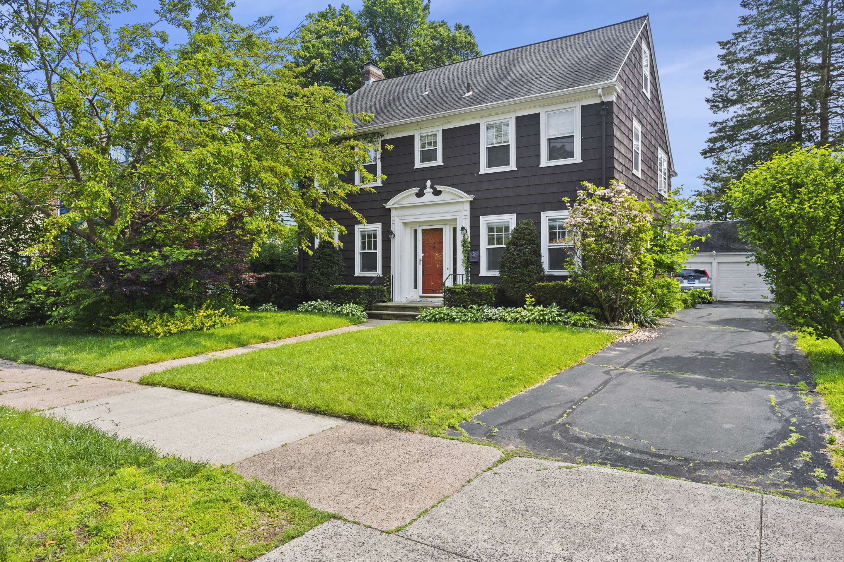 Property Photo: 30 Cleveland Road CT 06515