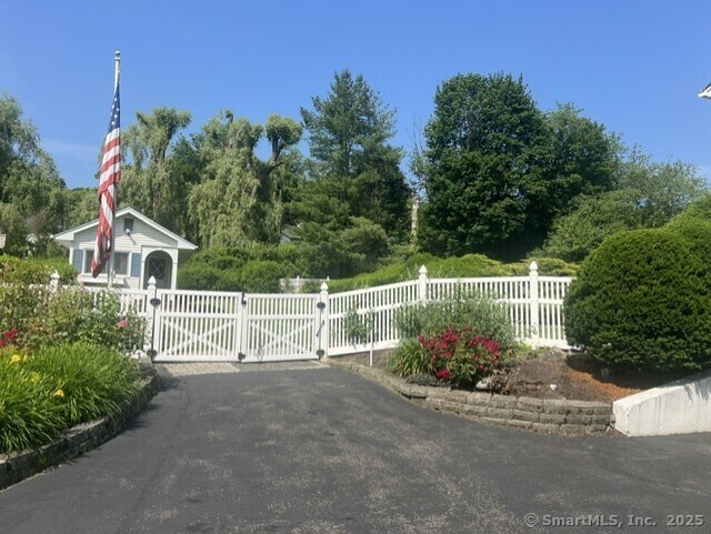 Property Photo: 8 East Gate Road CT 06811