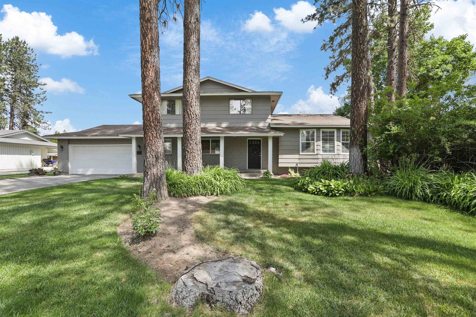 Property Photo:  513 E Timberwood Cir  WA 99208 