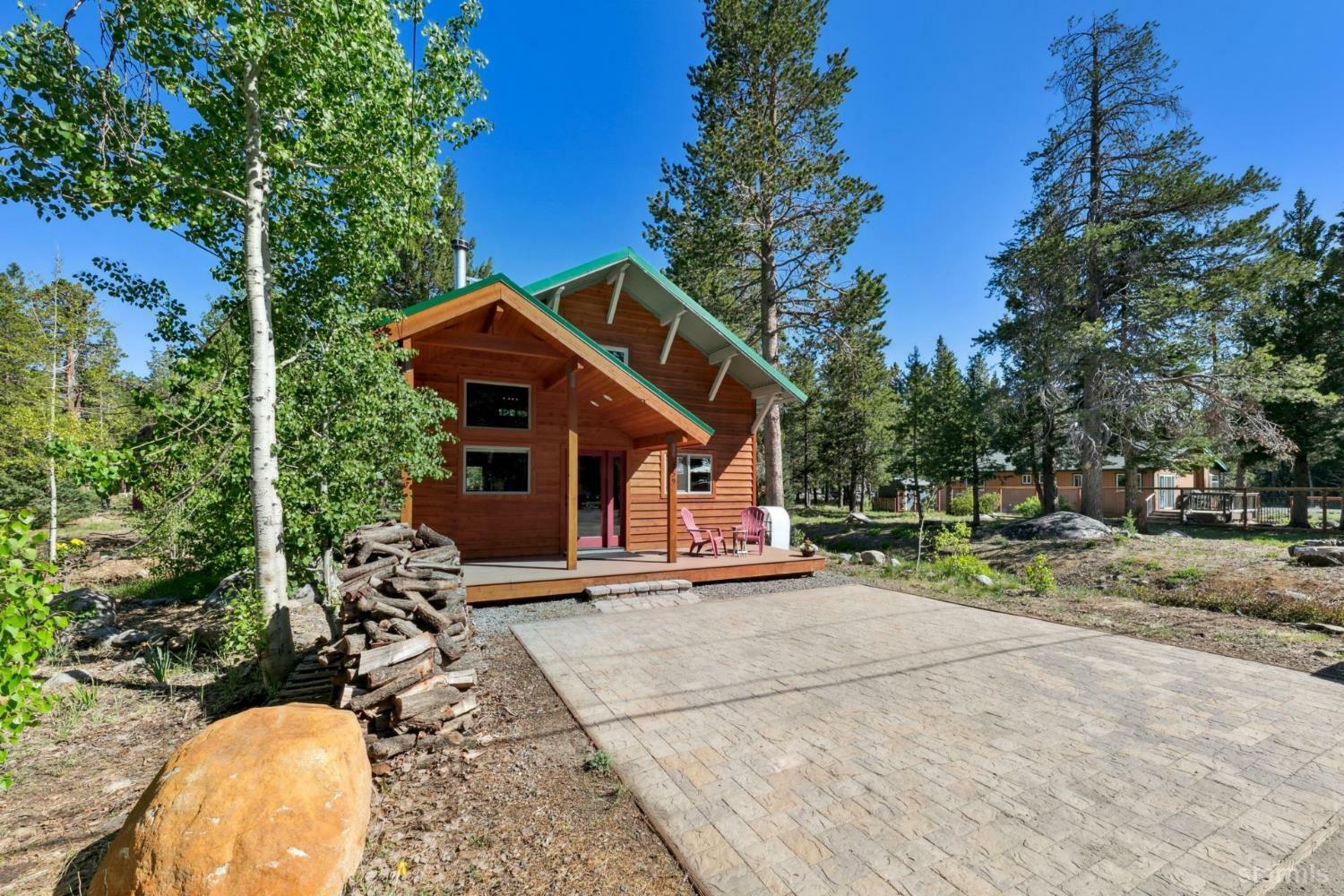 Property Photo: 859 Kekin Street CA 96150