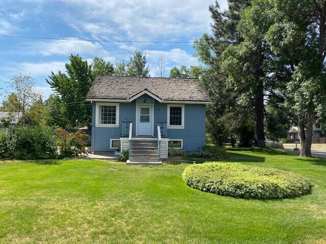 Property Photo:  12 W Elm St  ID 83333 