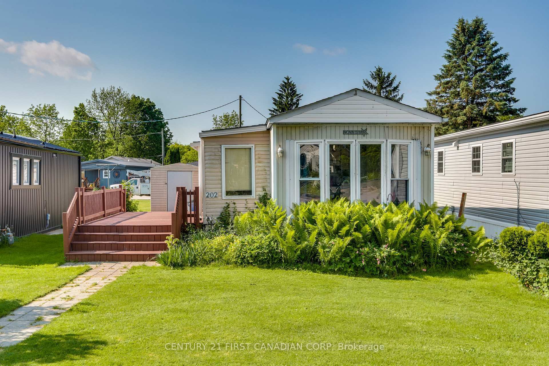 Property Photo:  198 Springbank Drive 202  ON N6J 1G1 