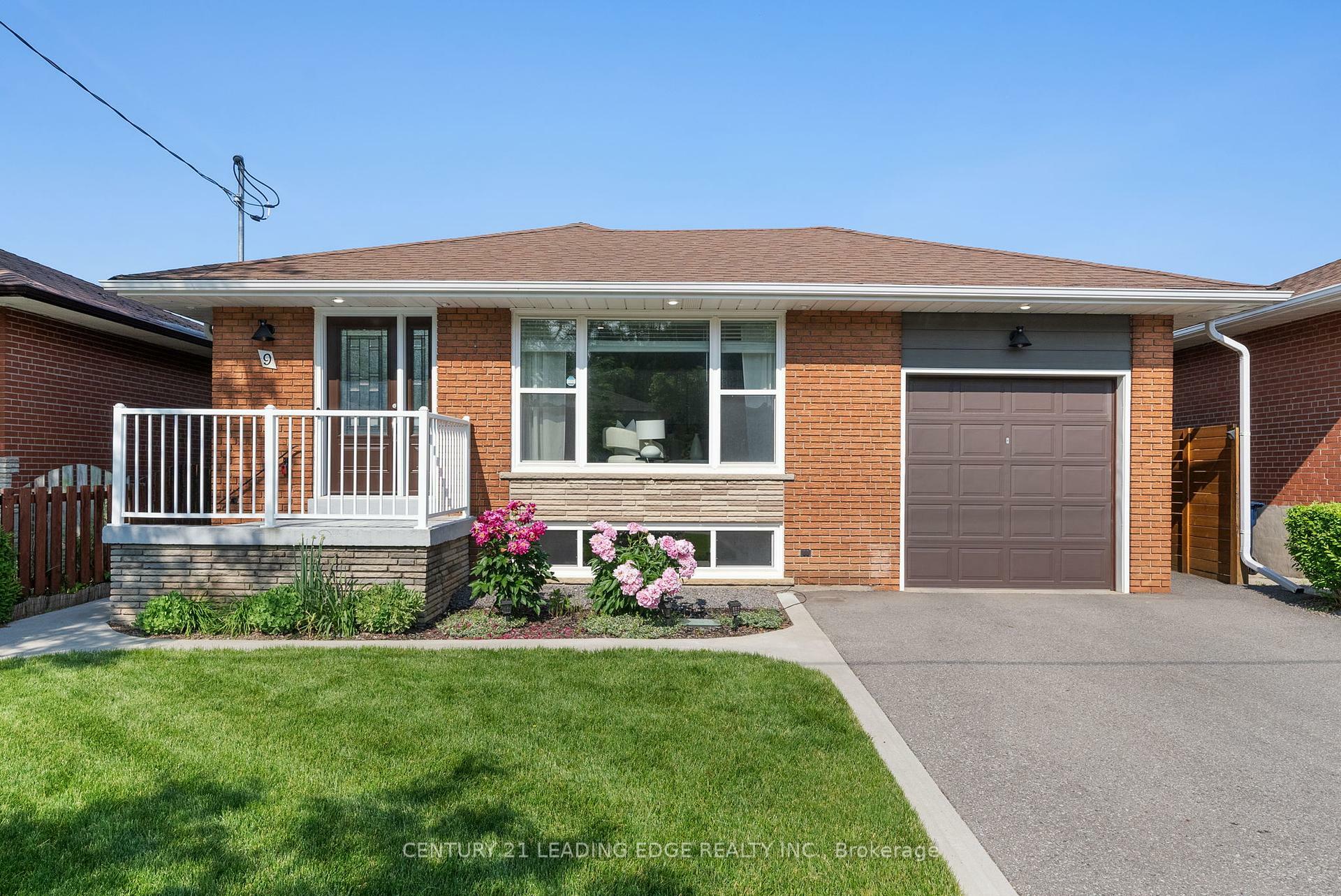 Photo de la propriété: 9 Neddie Drive ON M1T 2S9