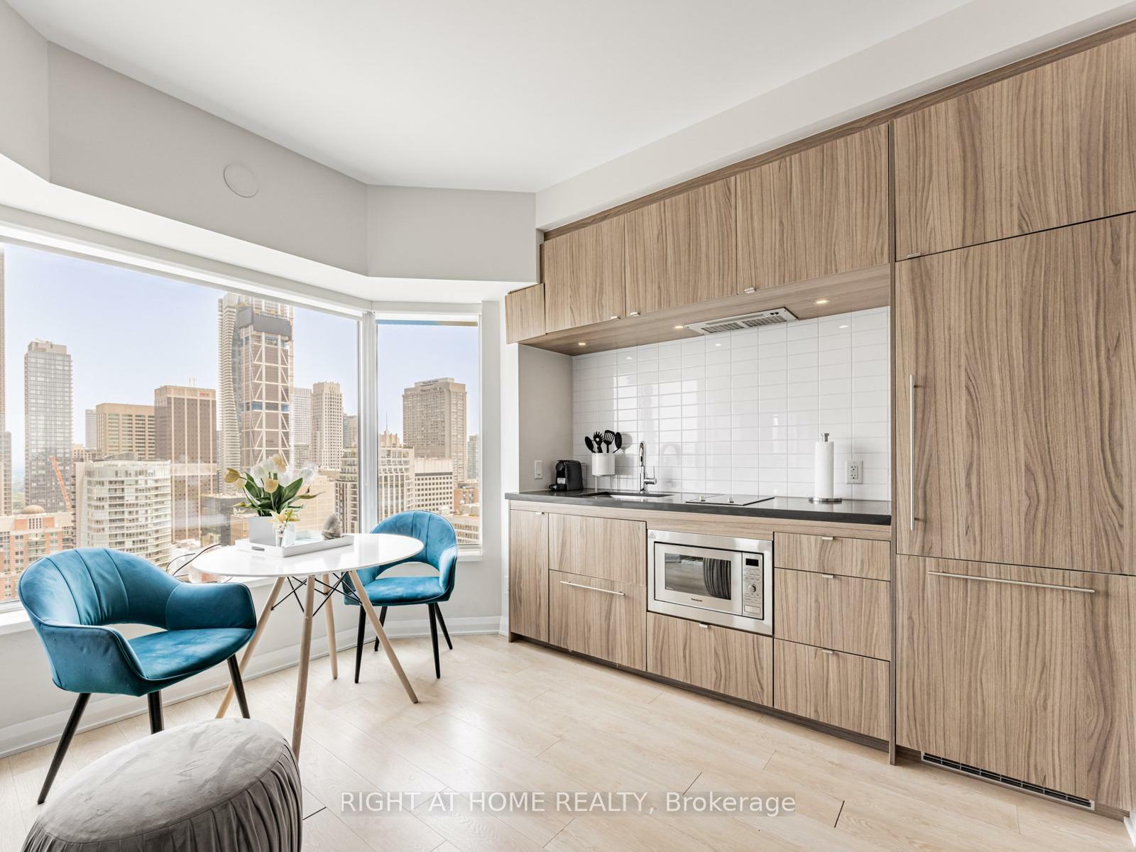 Property Photo: 155 Yorkville Avenue 3105 ON M5R 1C4