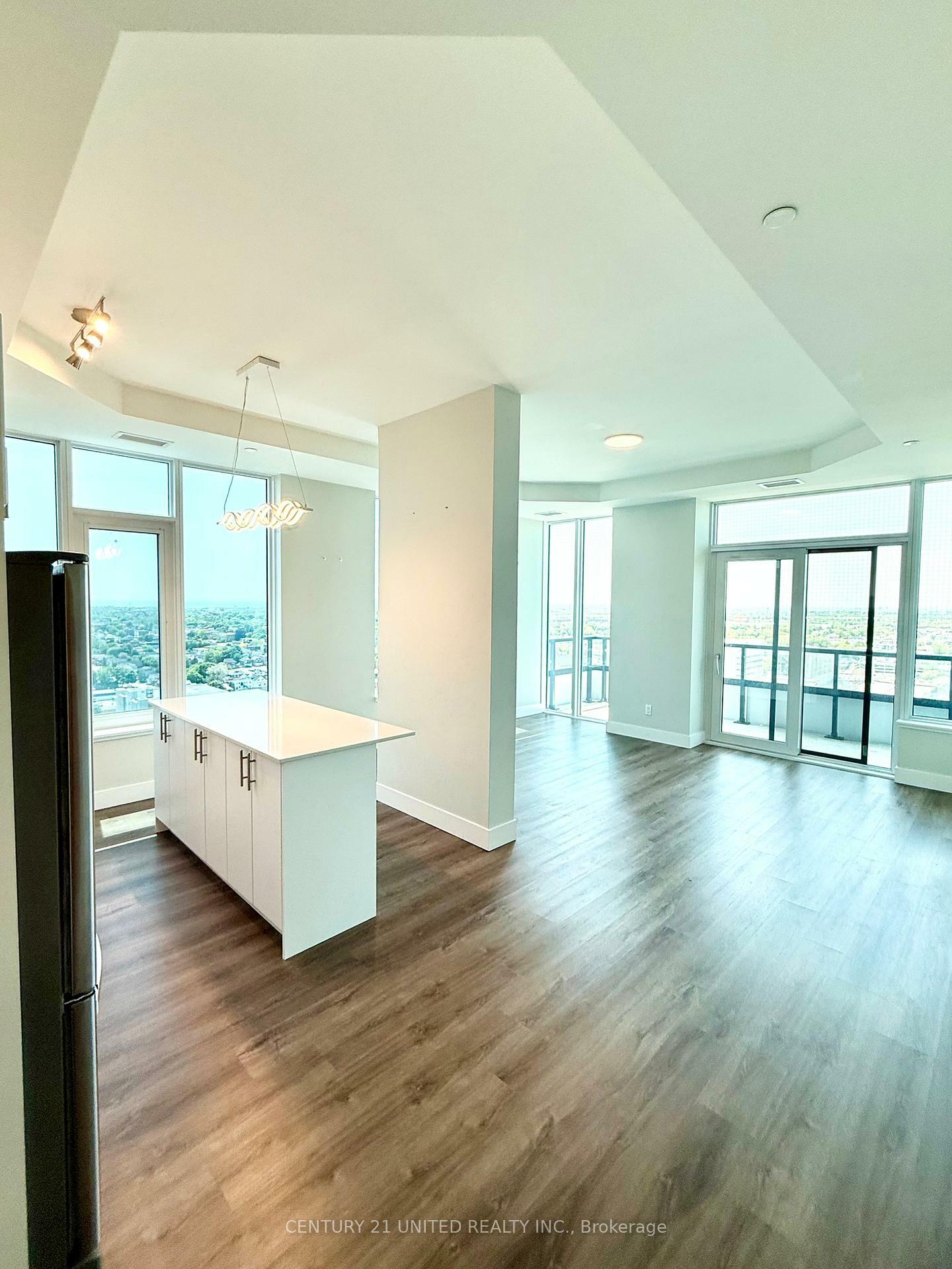 Property Photo: 80 Bond Street E 1902 ON L1G 0E6