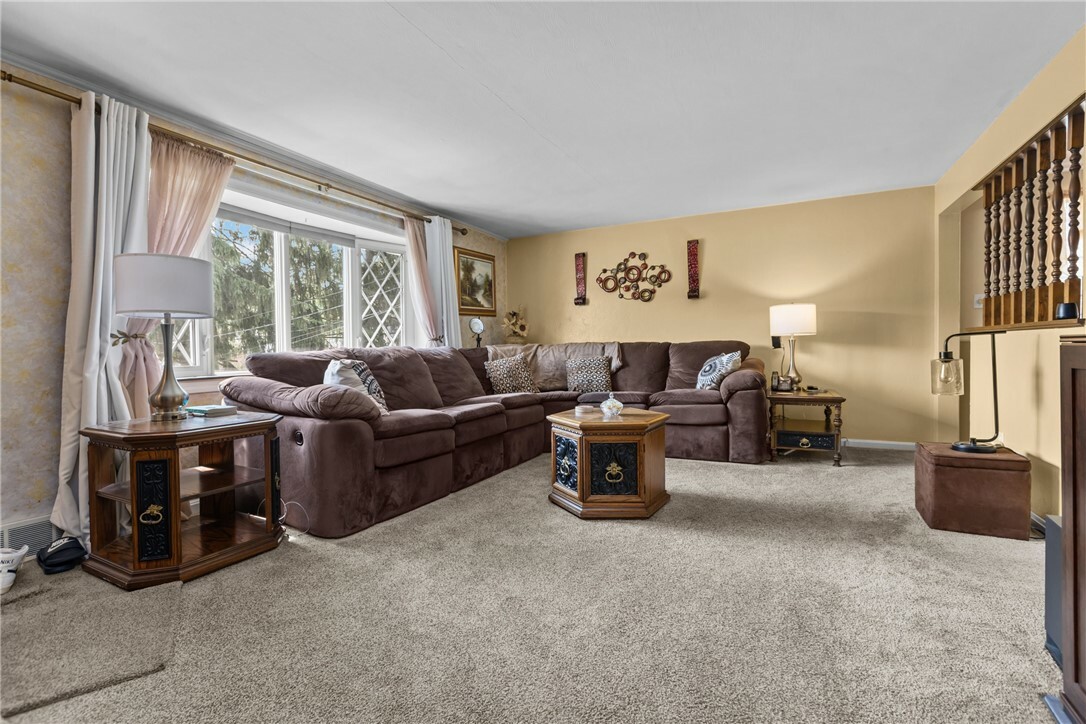 Property Photo: 6315 Helen PA 15129