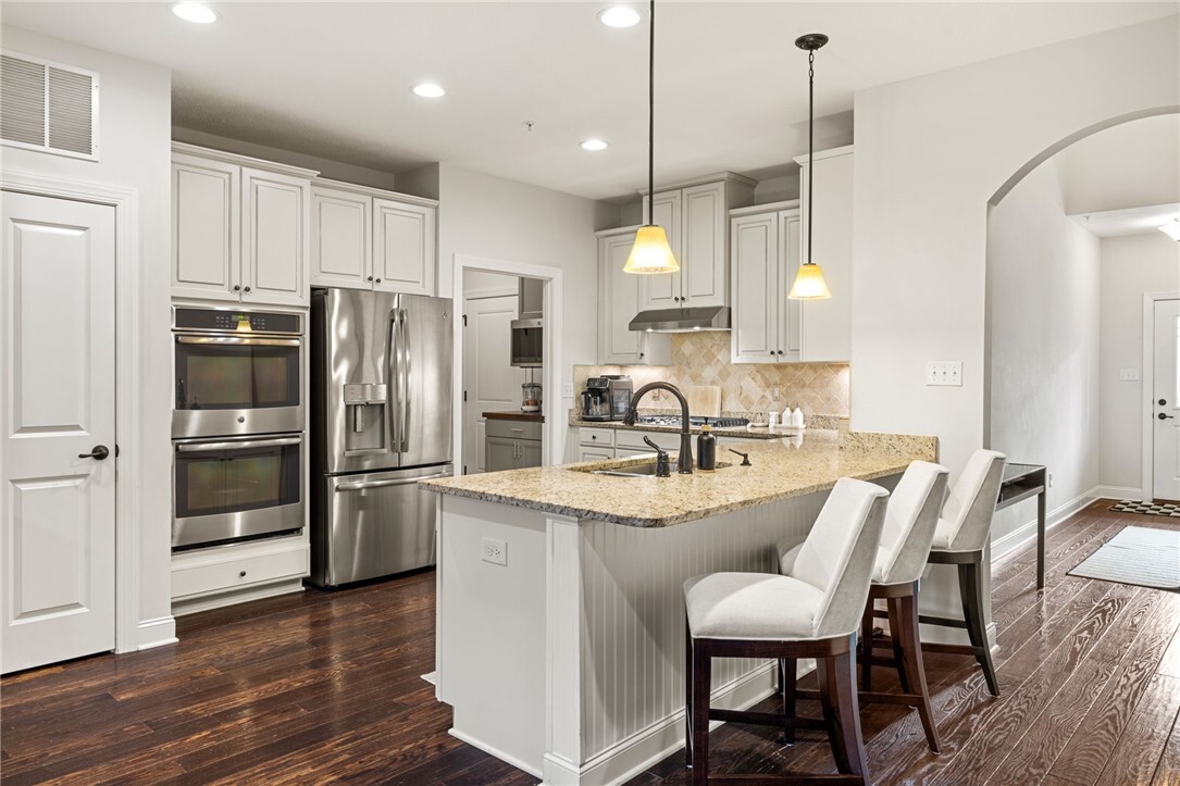 Property Photo: 433 Fairmont Dr PA 15090