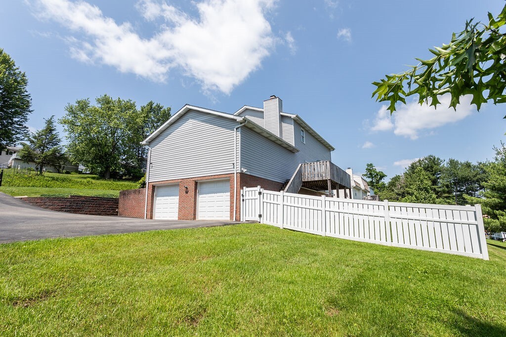 Property Photo:  408 Victor Drive  PA 15401 