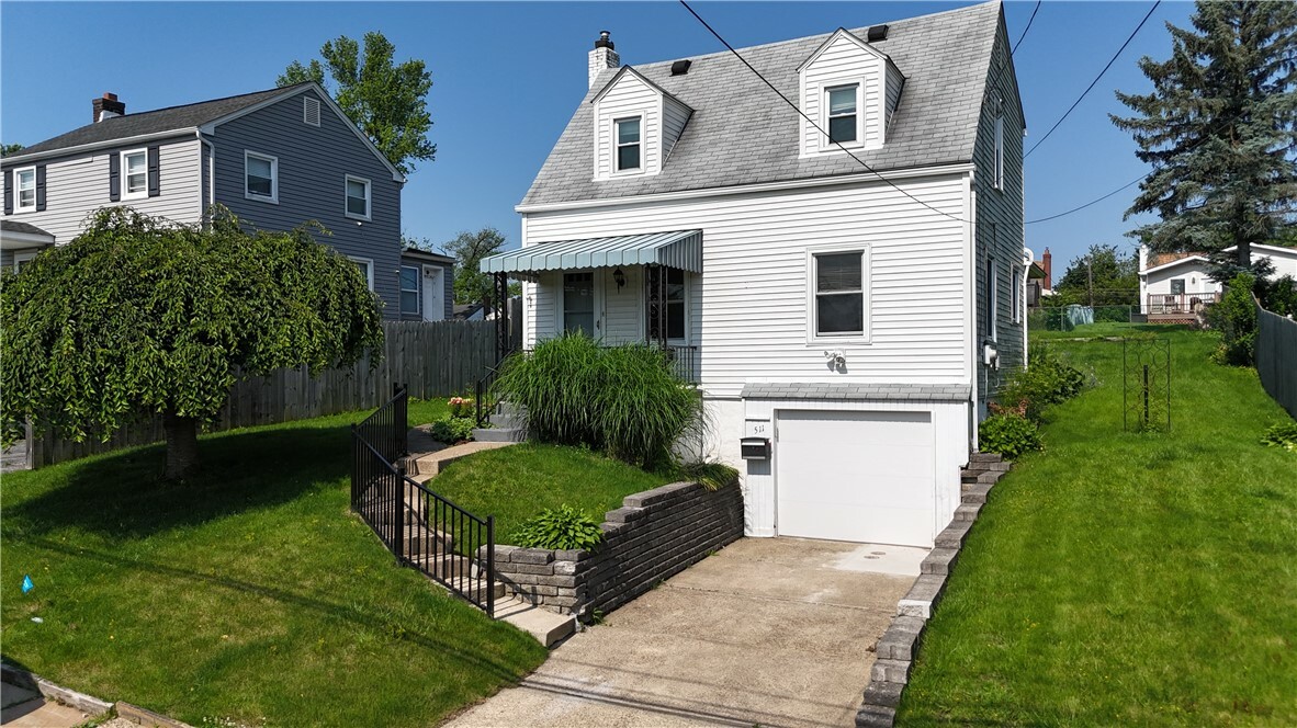 Property Photo: 511 Oakhurst Ave PA 15137