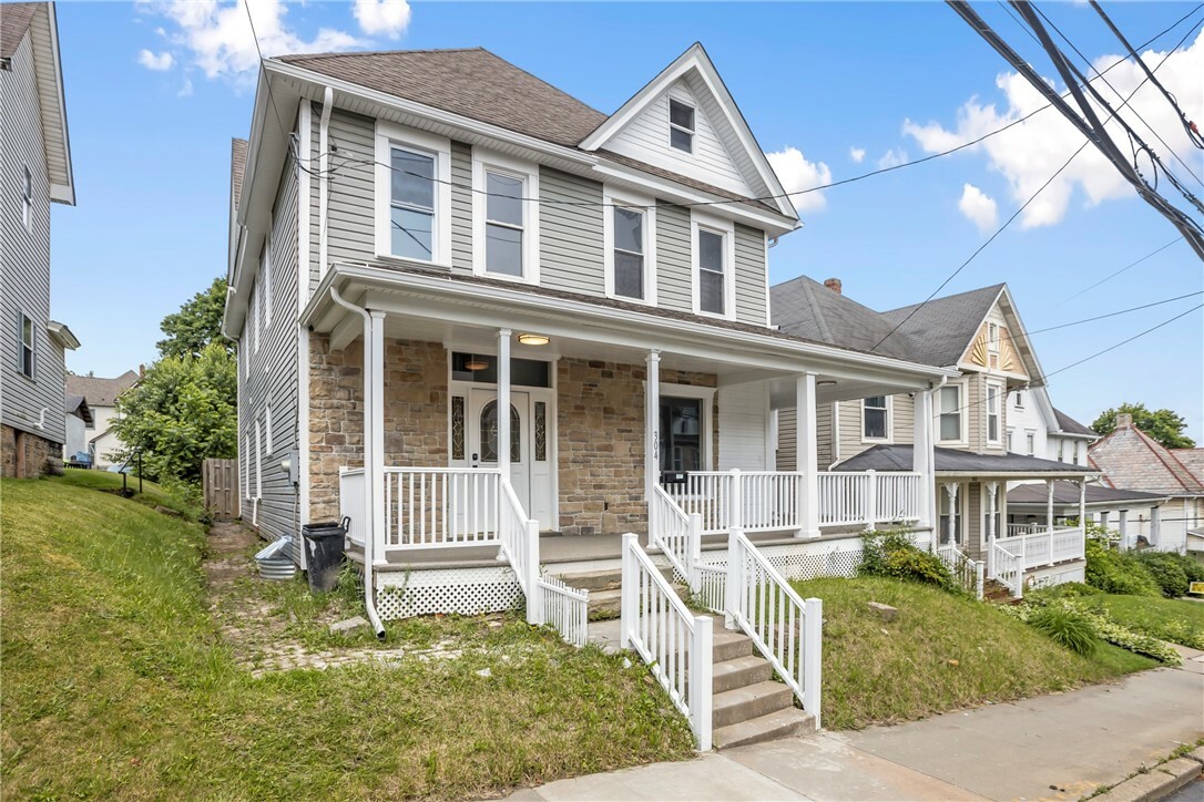 Property Photo: 304 Fairview Ave PA 16001
