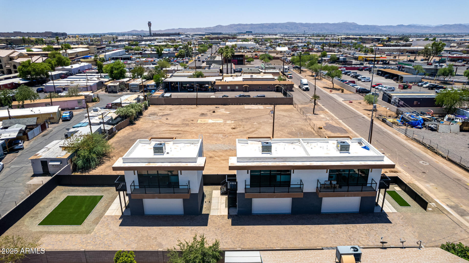 Property Photo:  411 N 32nd Place  AZ 85008 