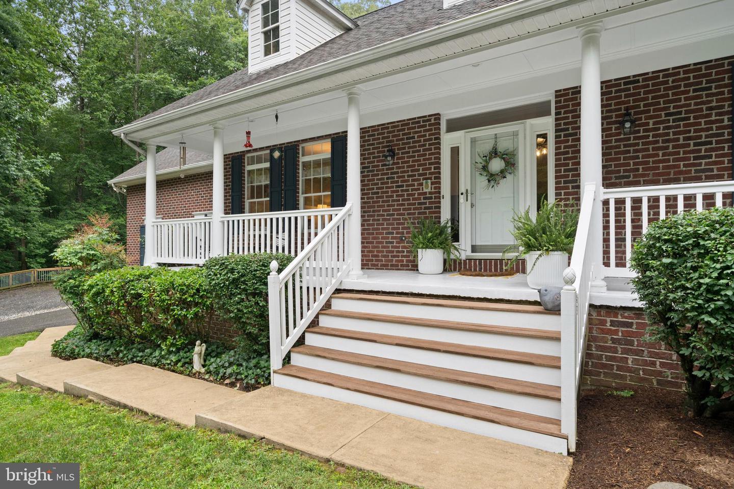 Property Photo: 11871 Knollcrest Lane MD 20646