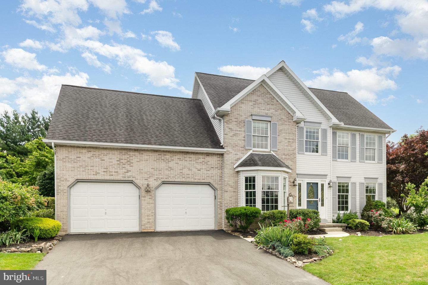 Property Photo:  2219 Canterbury Drive  PA 17055 