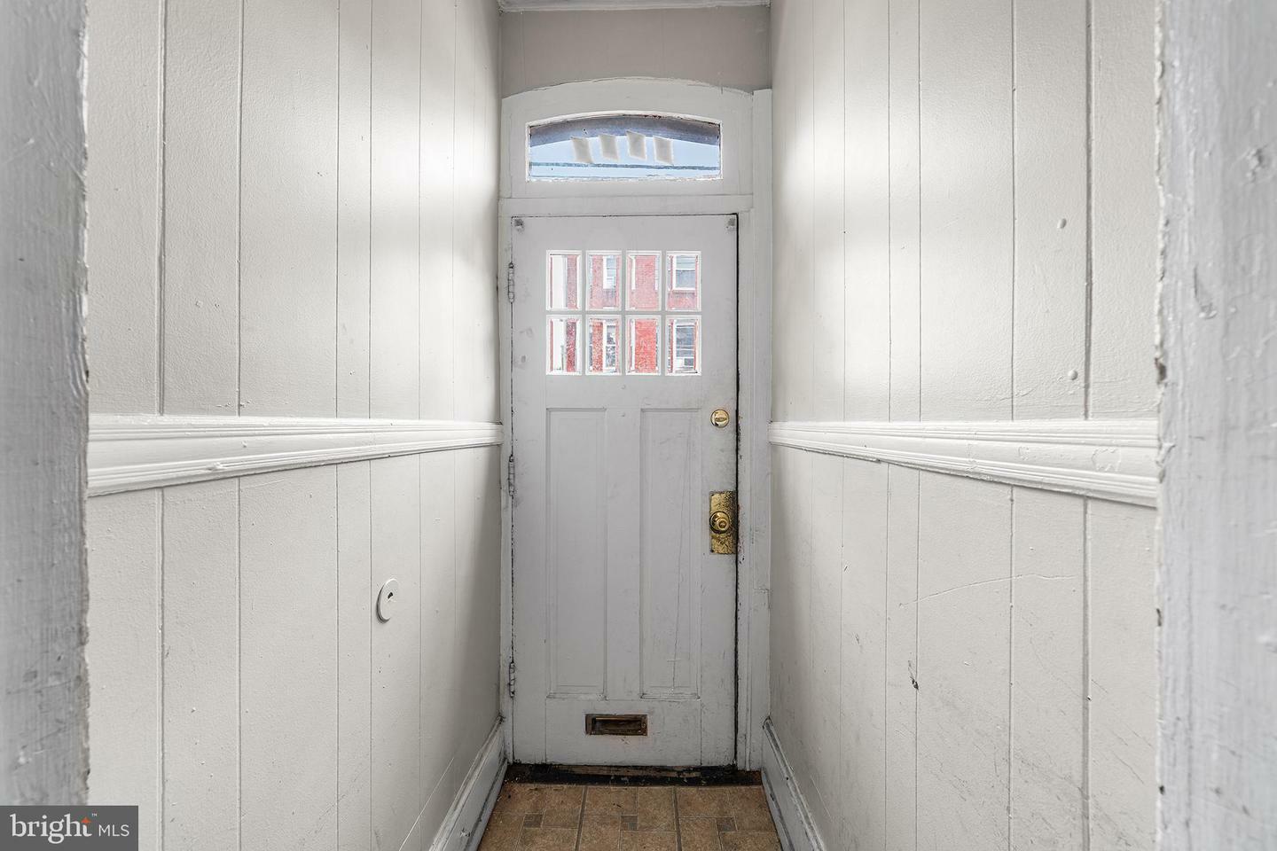 Property Photo: 1816 Catharine Street PA 19146