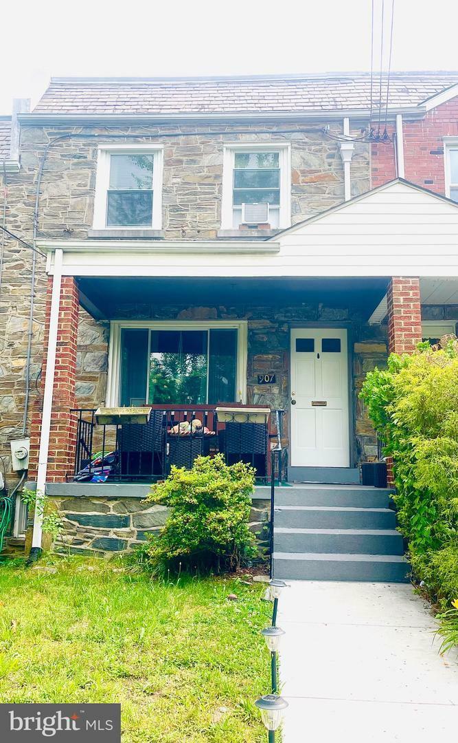 Property Photo: 907 Perry Place NE DC 20017