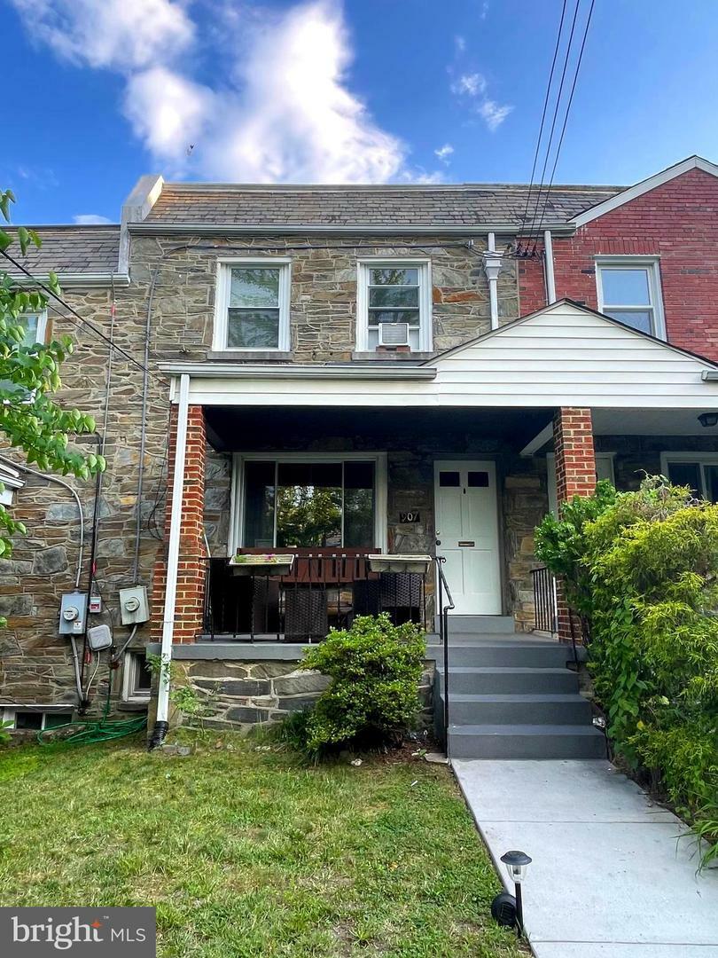 Property Photo: 907 Perry Place NE DC 20017