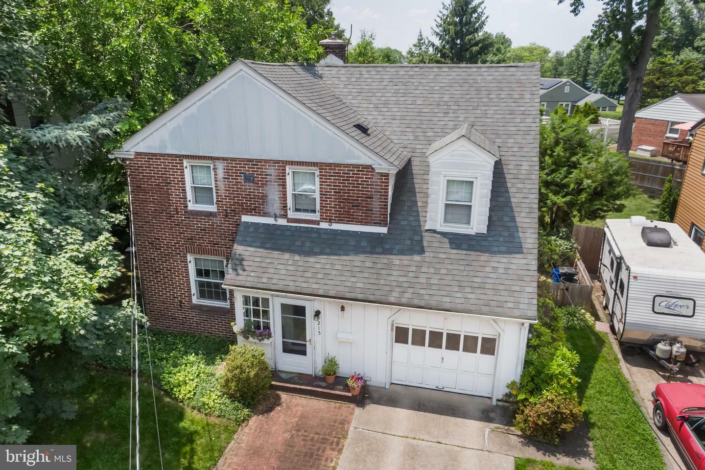 Property Photo: 215 N Vineyard Boulevard NJ 08108